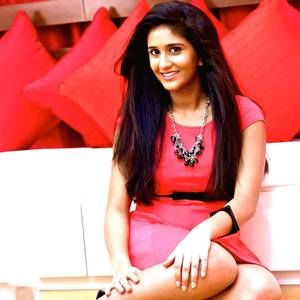 Meet your Posher, Shruti