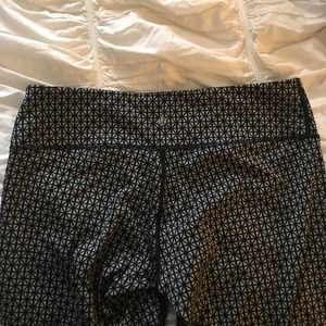EUC Lululemon Geo Print Wonder Unders