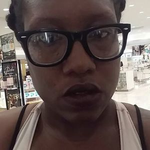 Meet your Posher, Alicia