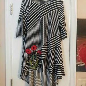 Women's black and white shirt