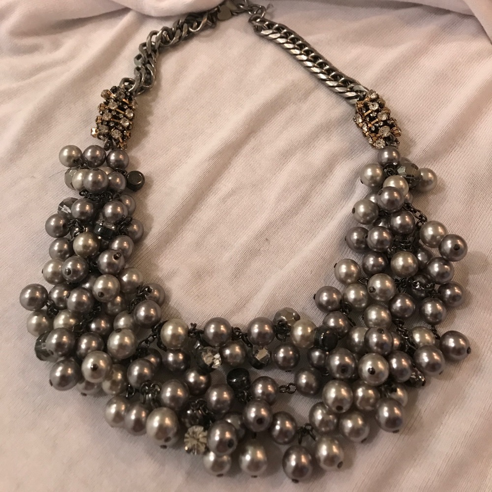 Stella and Dot gray pearl statement necklace