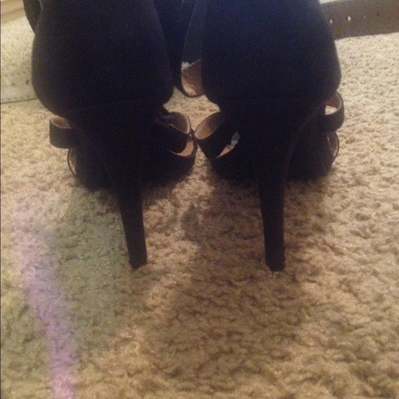 Cute Heels - Picture 3 of 4