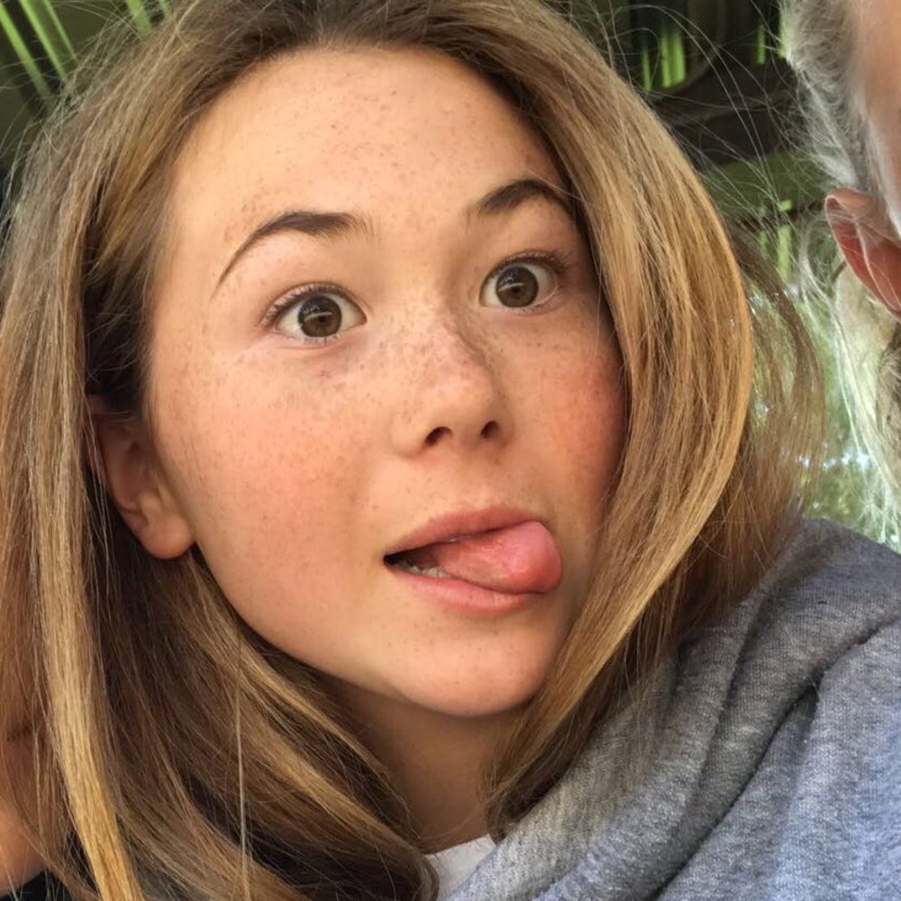 Meet your Posher, Ava