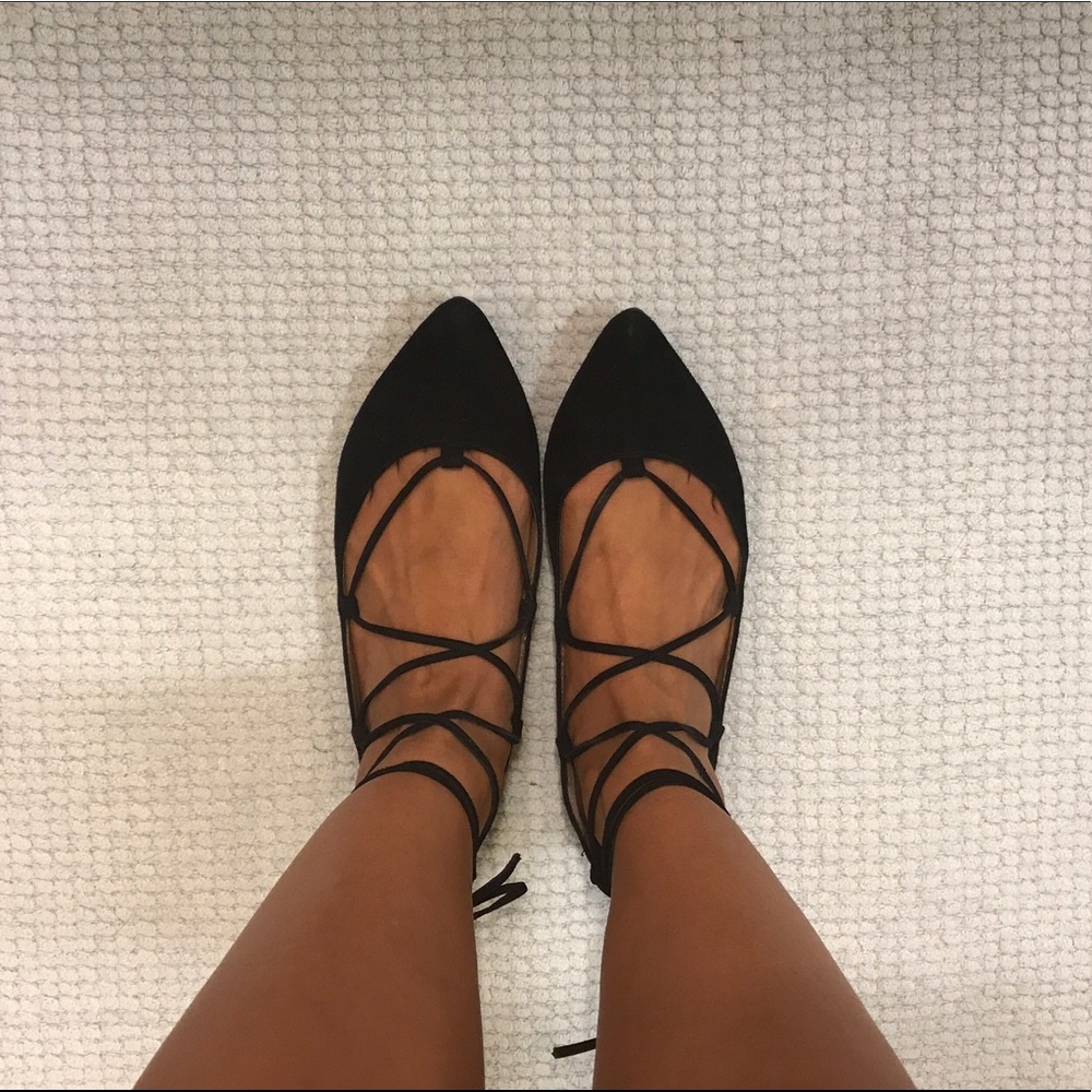 Steve Madden Black Lace-Up Flats!