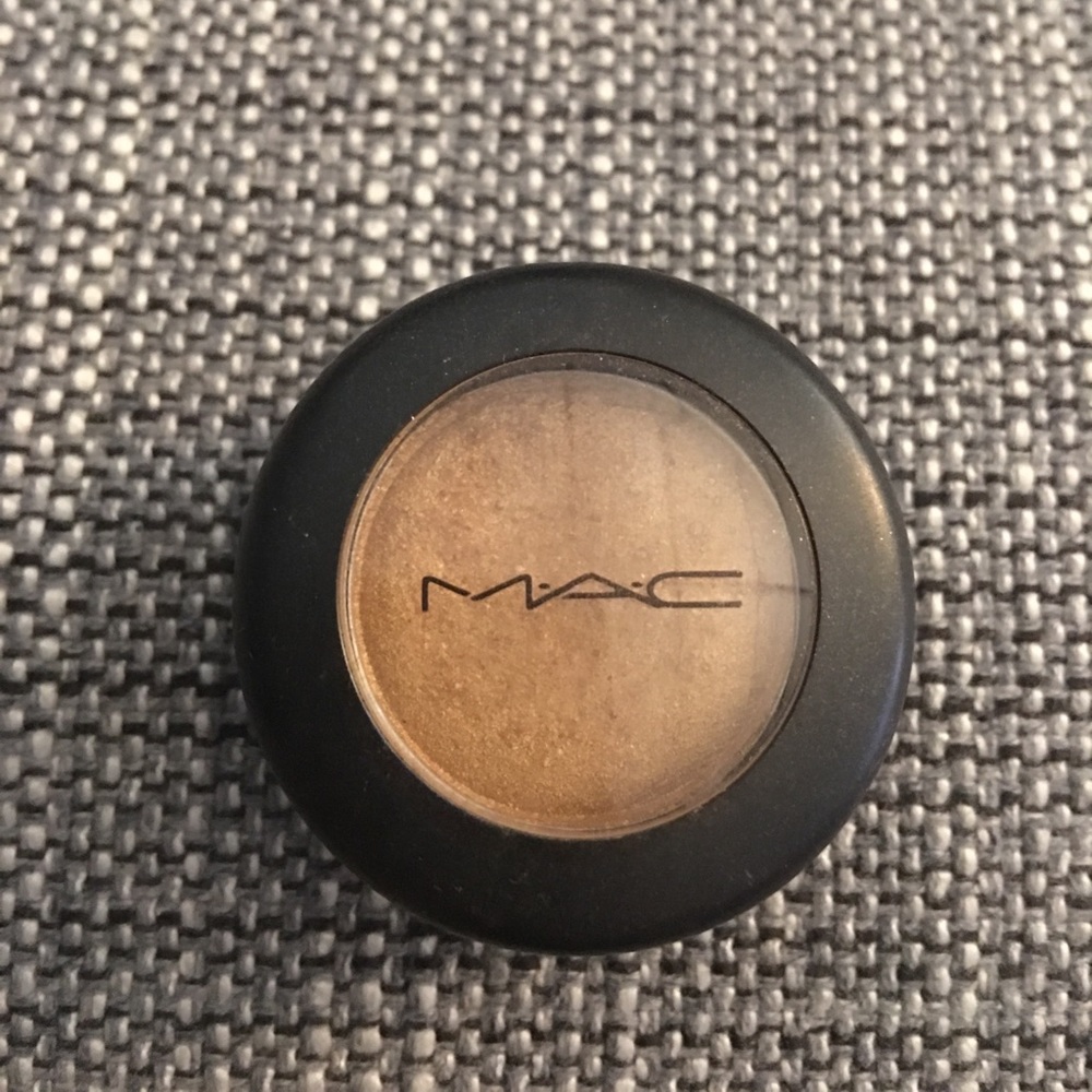 Shimmery Gold Eyeshadow