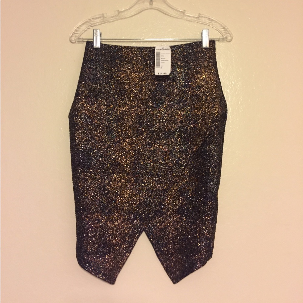 Love Culture - Sz Medium. Metallic skirt.