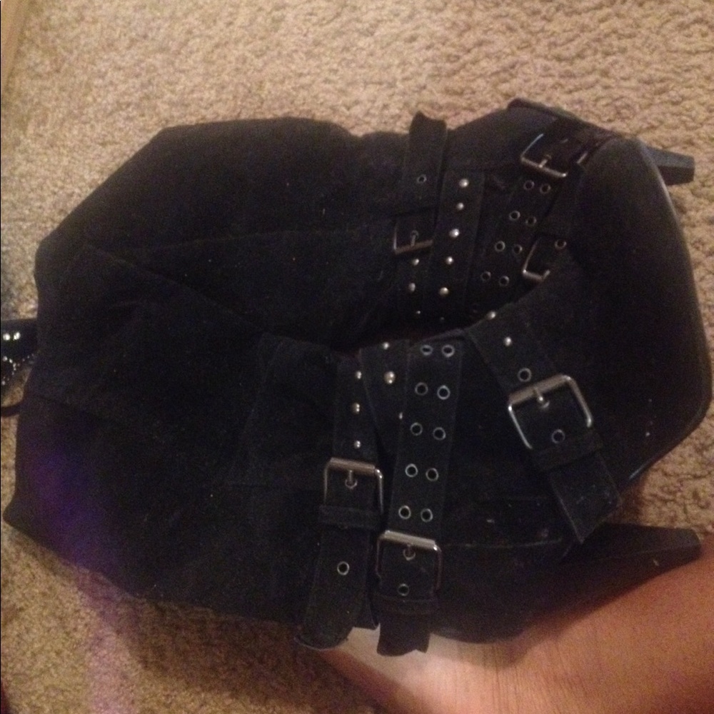 High Boots - Picture 2 of 3