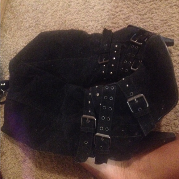 High Boots - Picture 2 of 3