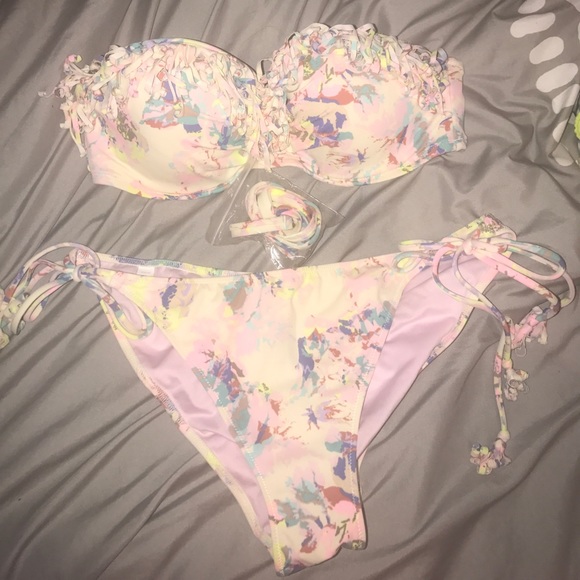 Victoria's Secret Other - Victoria Secret Bathing Suit - Top 34D/ Bottom L