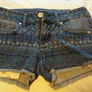 Jean shorts with detail