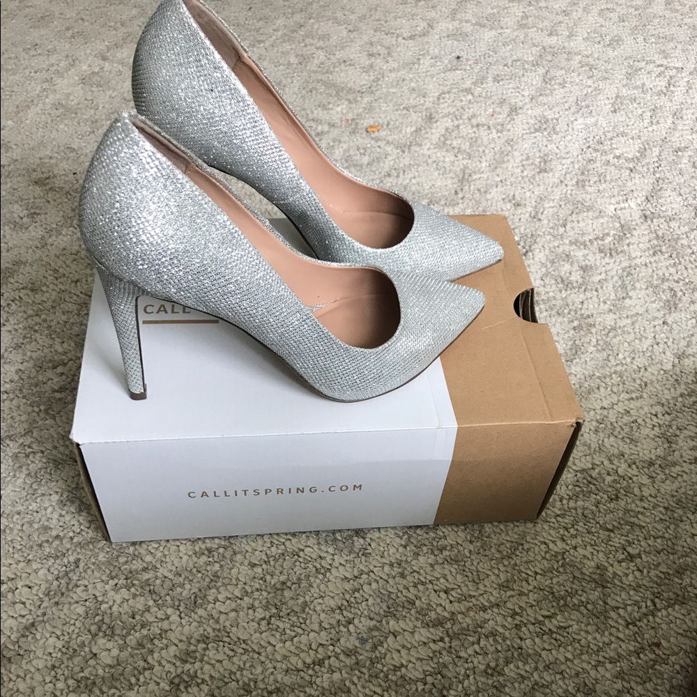 Sliver Call it spring pumps