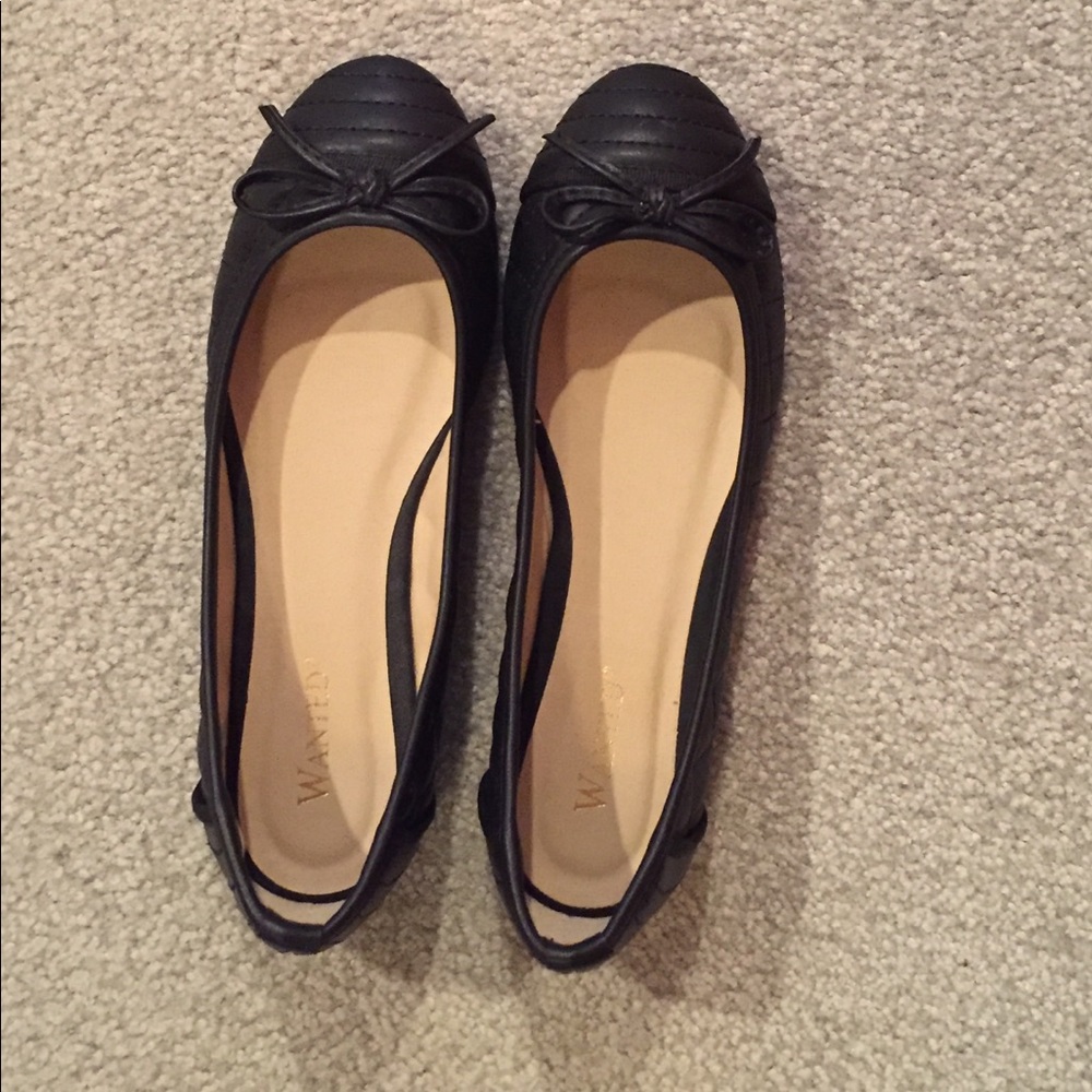 Black ballet flats-new!