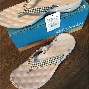 New with tags! Columbia flip flops!