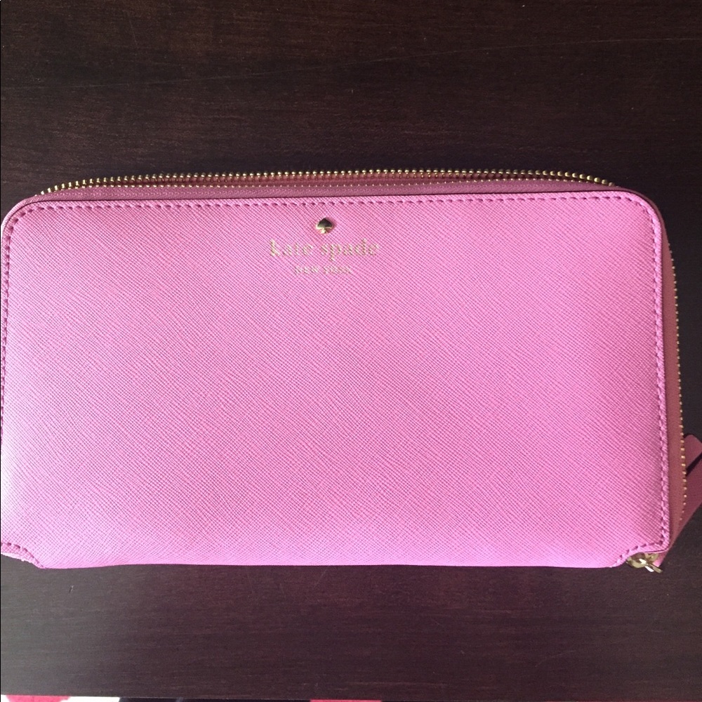 Kate spade travel wallet