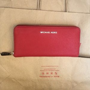 Michael kors wallet