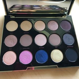 Gwen Stefani x Urban Decay Eyeshadow Palette