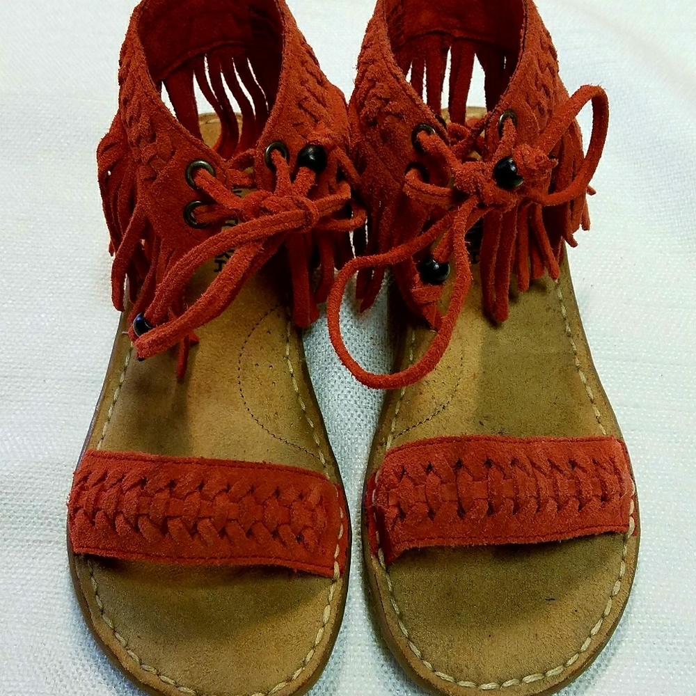 NWOT Minnetonka Sandals