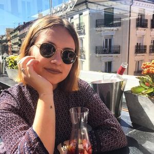 Meet your Posher, Carlye