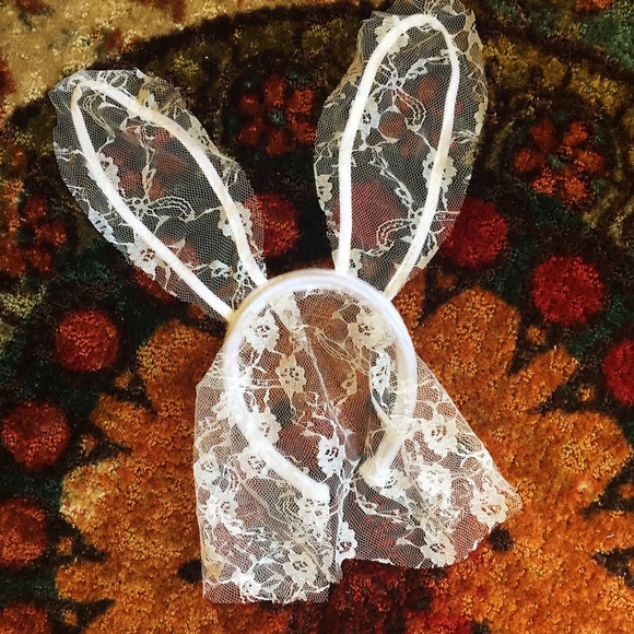 NWT💕Delicate Lace Playmate Bunny Ears Flexible💕 - Picture 4 of 5