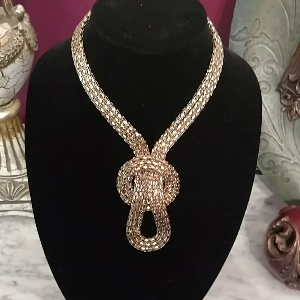 Gold tone necklace - Picture 1 of 2