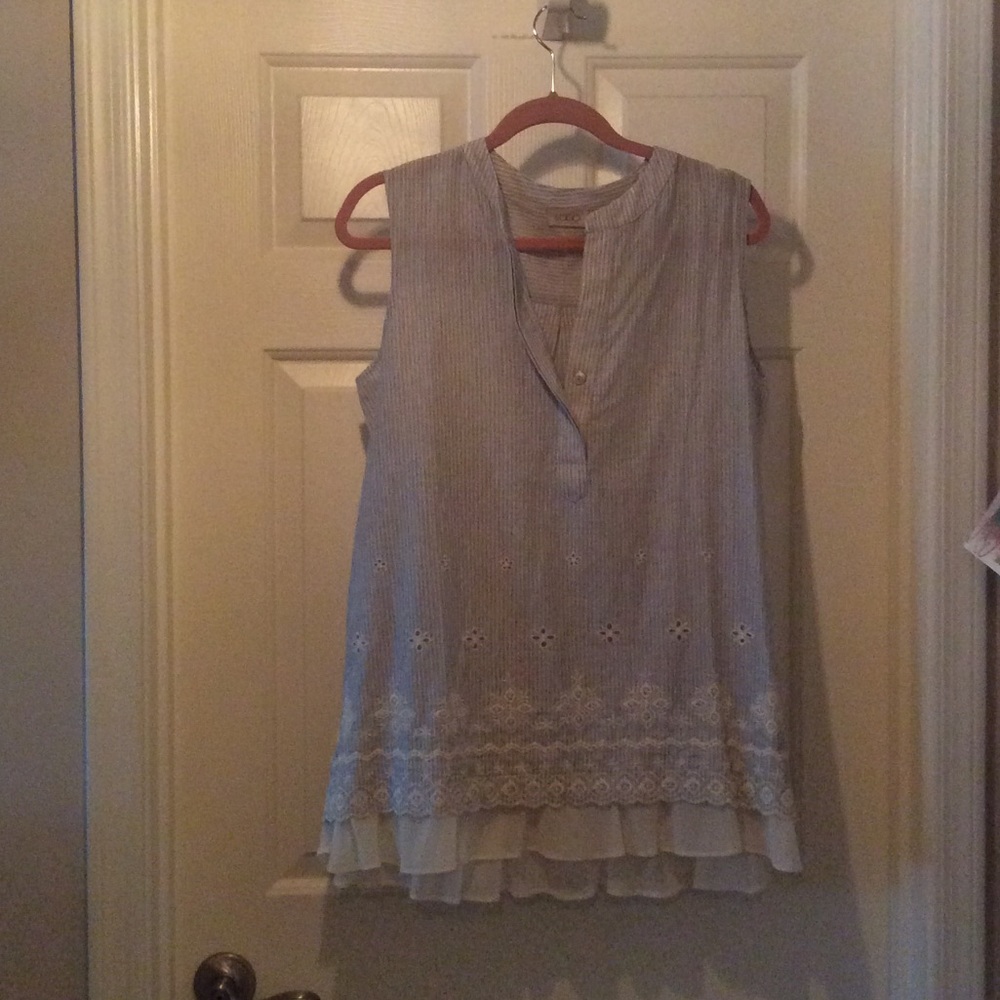 Lori Goldstein LOGO striped gray sleeveless shirt