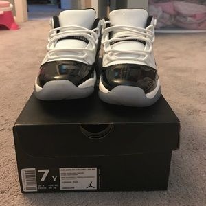 Air jordan 11 concord low