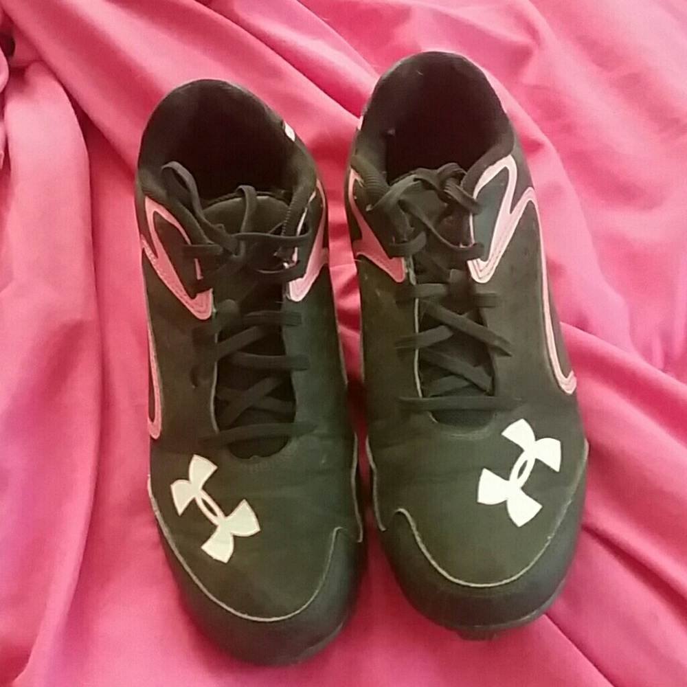 Under Armour girls softball cleats