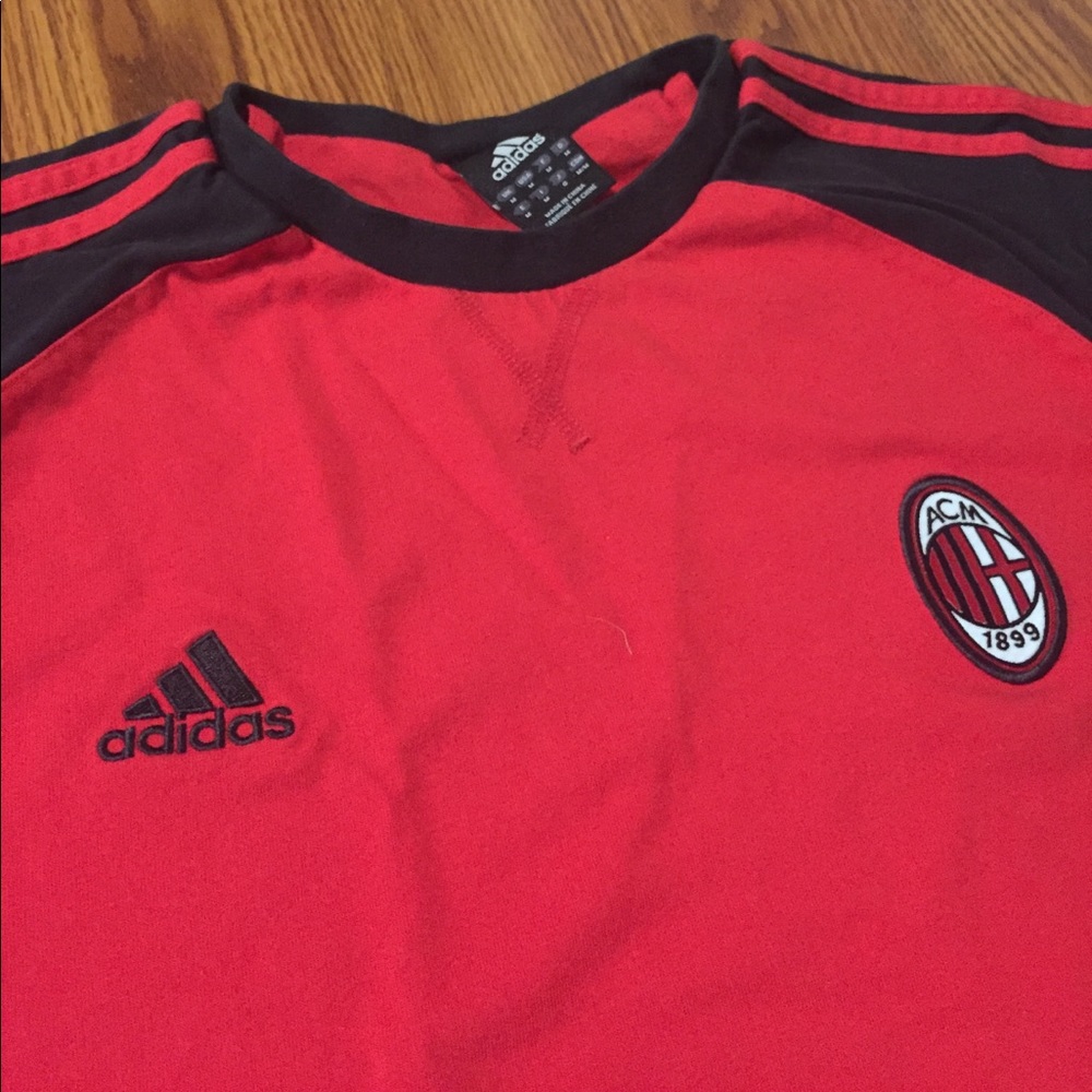 ⚽️ Authentic AC Milan Adidas jersey t-shirt!