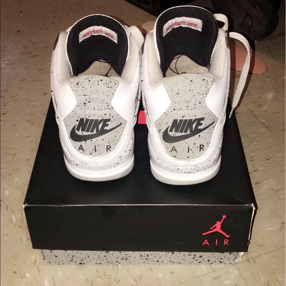 Jordan 4 - Picture 3 of 3