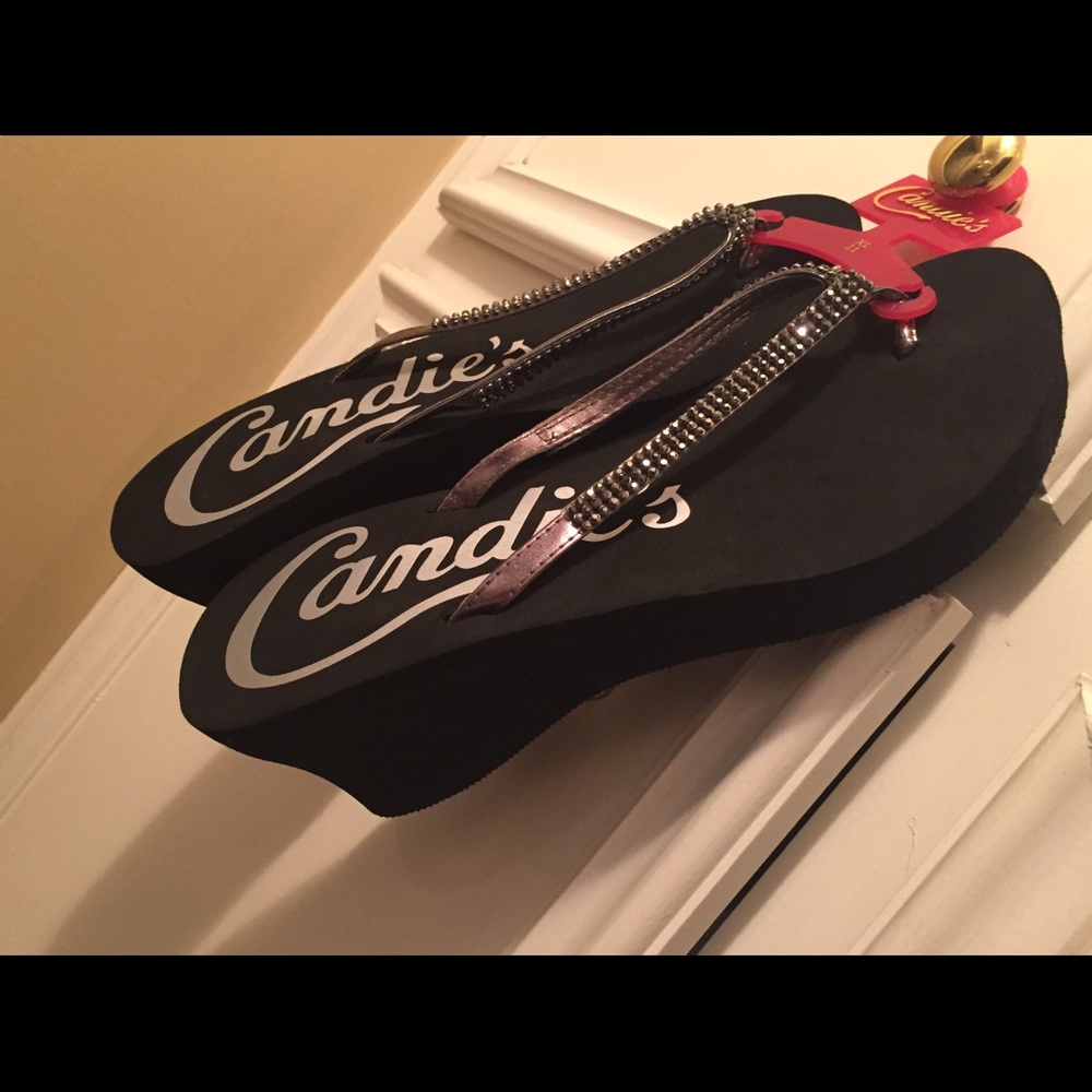 Sandals never worn