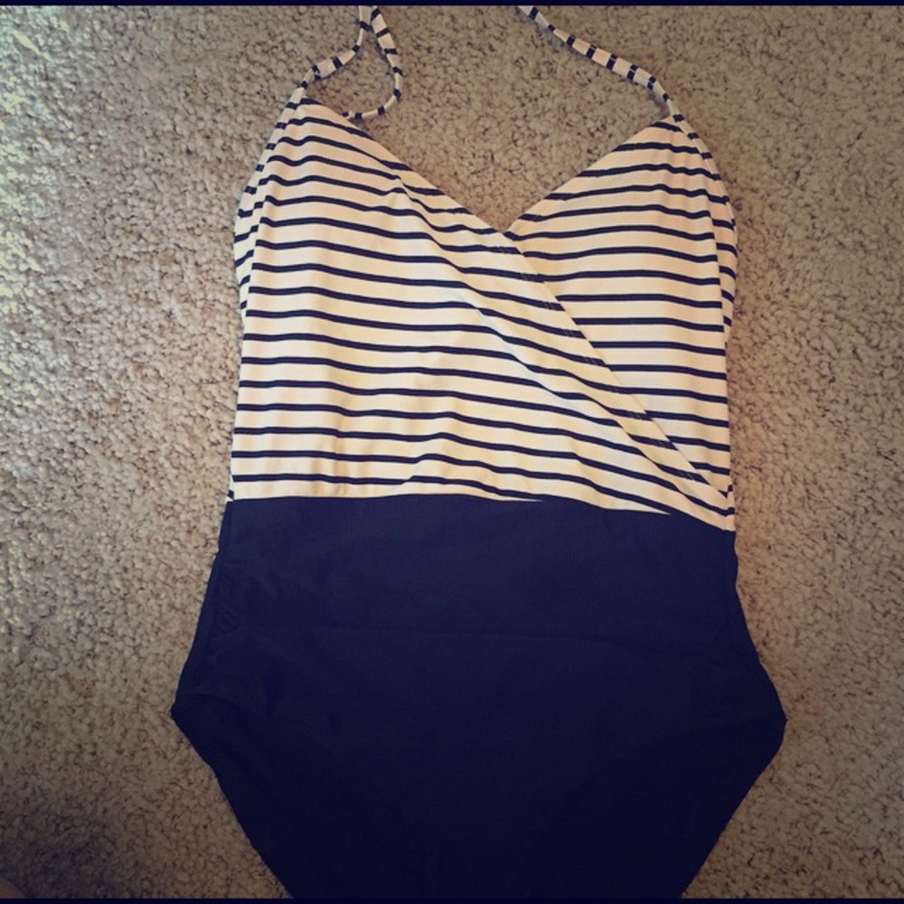 Striped low back swimsuit