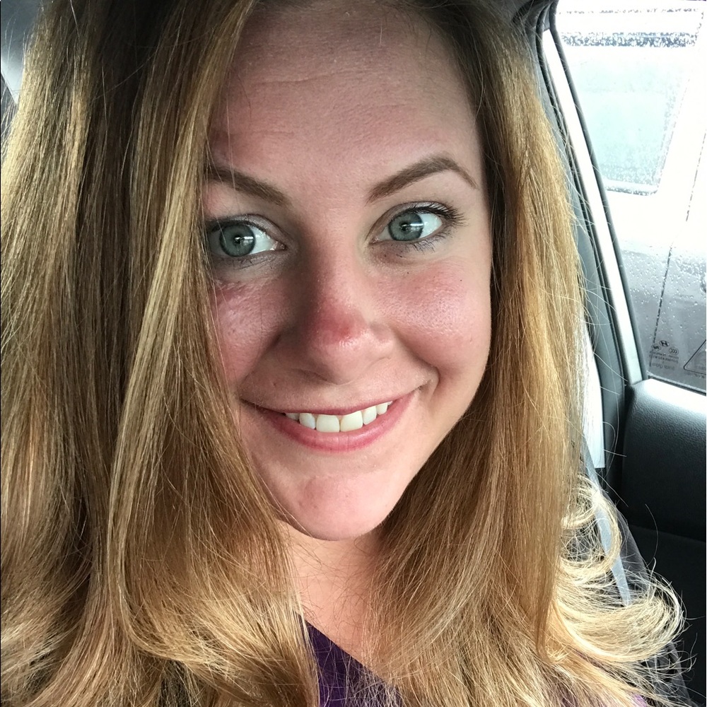 Meet your Posher, Lauren