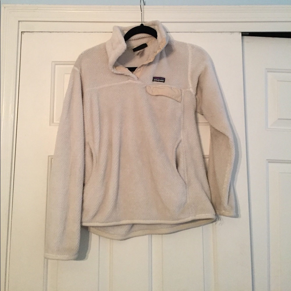 White Patagonia Pullover