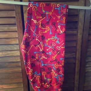 Lularoe OS leggings with keys and hidden unicorns