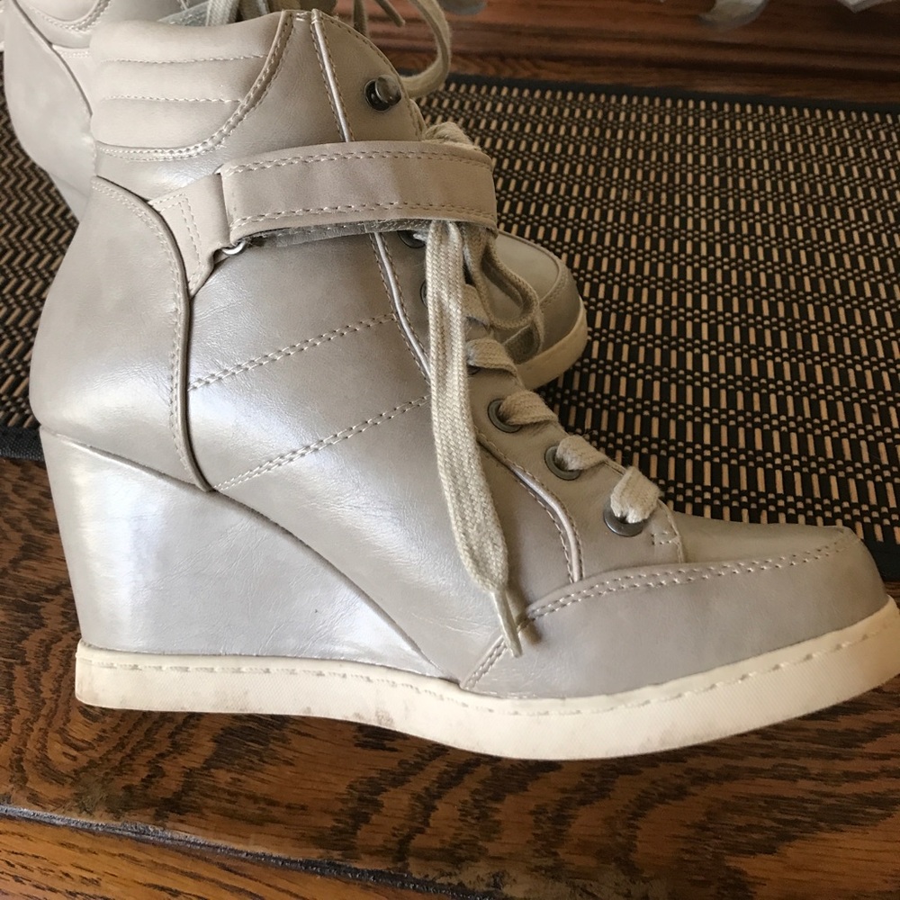 Xhilaration Shoes/boot stylish💕New Listing
