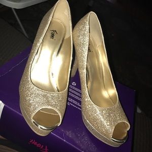 Luster Gold Pumps