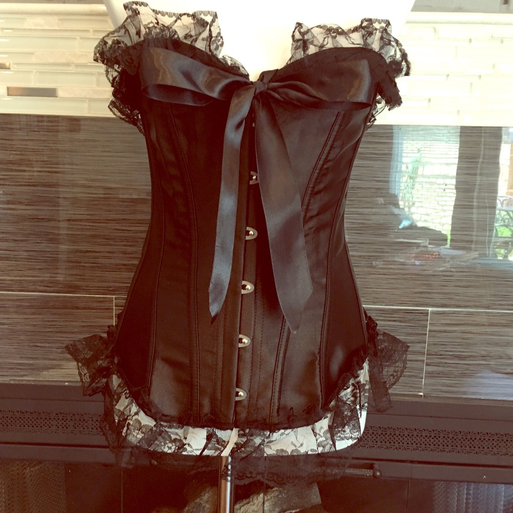 Black Ruffle Corset