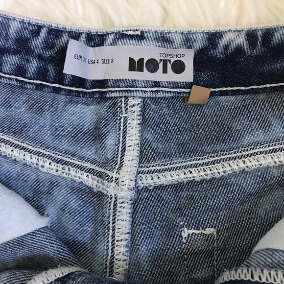 Topshop Acid Wash Denim Cutoff Shorts - Picture 3 of 4