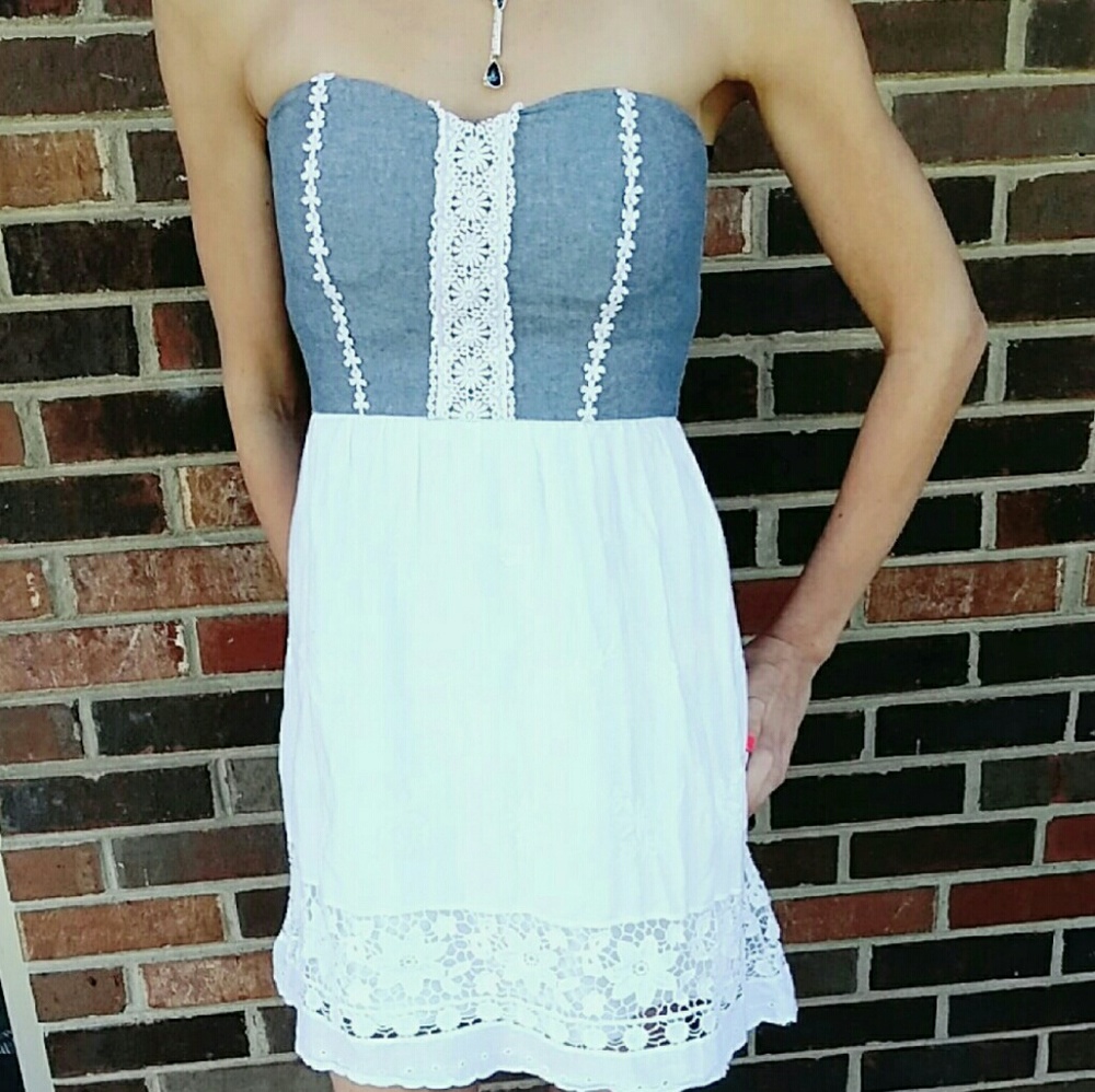 Strapless Summer 👗