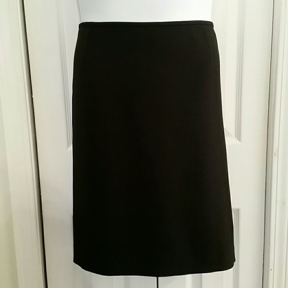 Black Tahari skirt - Picture 2 of 5