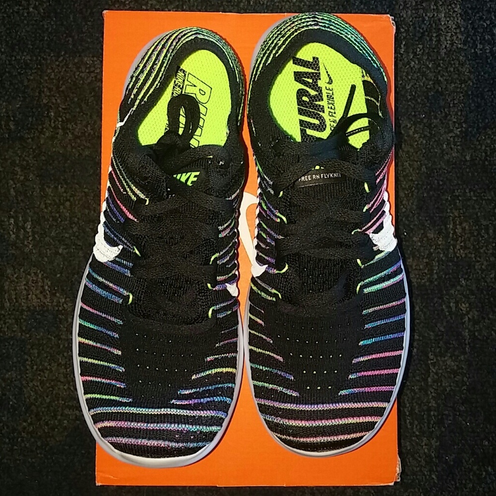 NWT Nike Free RN Flyknit Black Rainbow Shoe - Picture 4 of 8