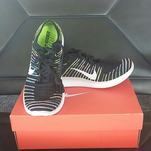 NWT Nike Free RN Flyknit Black Rainbow Shoe - Picture 2 of 8