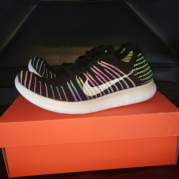 NWT Nike Free RN Flyknit Black Rainbow Shoe - Picture 3 of 8