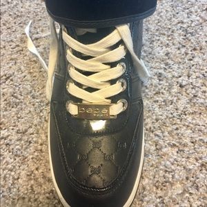 NEW BEBE wedge, Black/White