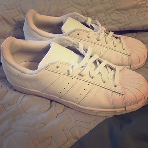 Adidas Sneakers