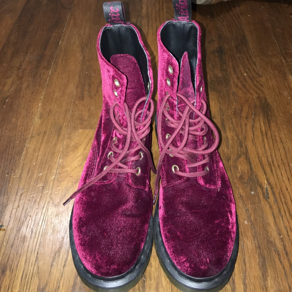 Page Dr. Martens
