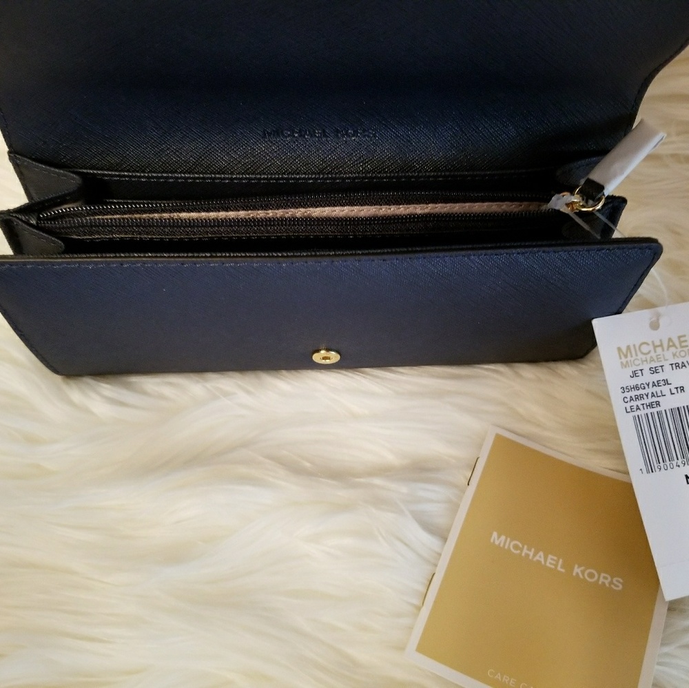 NWT* Michael Kors  Jet Set Travel Wallet* - Picture 3 of 7