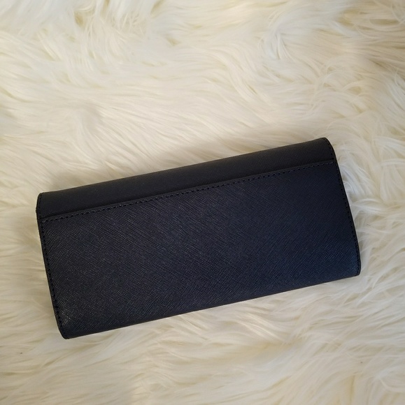 NWT* Michael Kors  Jet Set Travel Wallet* - Picture 2 of 7