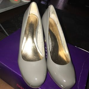 Grey Pumps