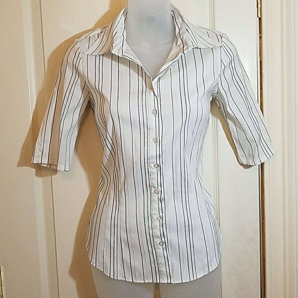 White button down striped quarter sleeved shirt